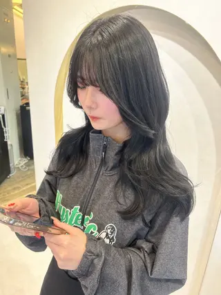 ロング 大阪ヘアカラー ブリーチmarinaのヘアスタイル