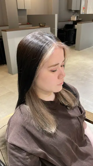 ロング カラー エマ ピボット 中川店所属・富原崇太/切りっぱな しボブ/透明感カラーのヘアスタイル