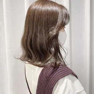 ミディアム CITY louwe 脇坂彩音のヘアスタイル