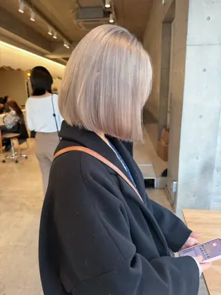 ショート カラー ヘアアレンジ ミニボブ/ブリーチ 🌈MISATOのヘアスタイル