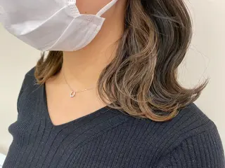 ミディアム カラー ヘアアレンジ 韓国レイヤー🖤🤍 /うえのゆずのヘアスタイル