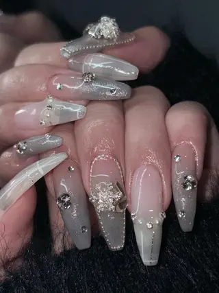 ネイル NES NAIL所属・さゆり￤推しキャラ ￤ロングネイル🩷のネイルデザイン