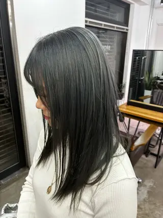 ミディアム カラー 佐藤 芽衣のヘアスタイル