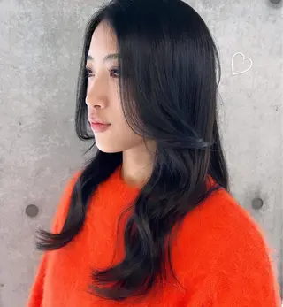 ロング にった みずきのヘアスタイル