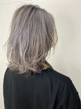 ミディアム わたなべ りょうのヘアスタイル