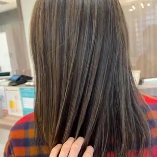 セミロング カラー ナチュラル暖色カラー 🤎 佐藤栞のヘアスタイル