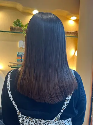 セミロング lounge×morio ikebukuro所属・田畑 優希のヘアスタイル