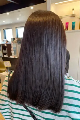 カラー 岡村 真子のヘアスタイル