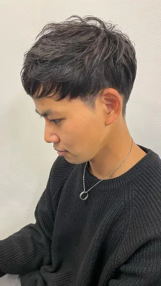 ショート オリーブカラー 長谷川のヘアスタイル