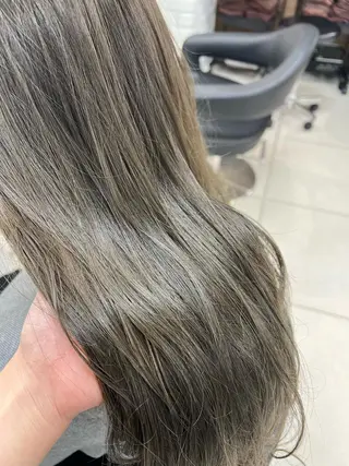 セミロング カラー 【暖色カラー特化】 中山由梨のヘアスタイル