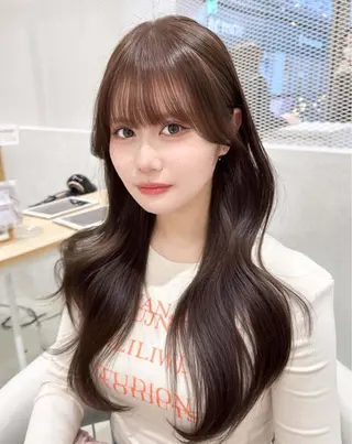 ロング カラー 伊藤 優里のヘアスタイル