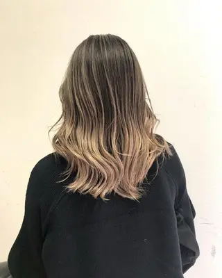 セミロング カラー Tao所属・藤川 大智のヘアスタイル