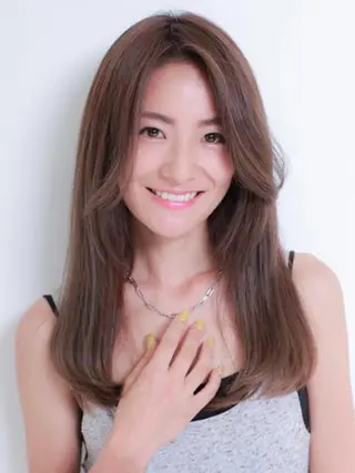 セミロング ケリーズグリーン所属・ボブ/艶ハイトーン 森田/嵩士のヘアスタイル