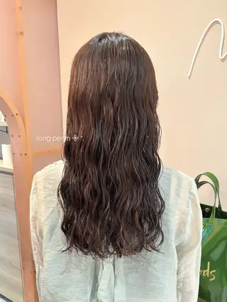 ロング パーマ 谷川 優奈のヘアスタイル
