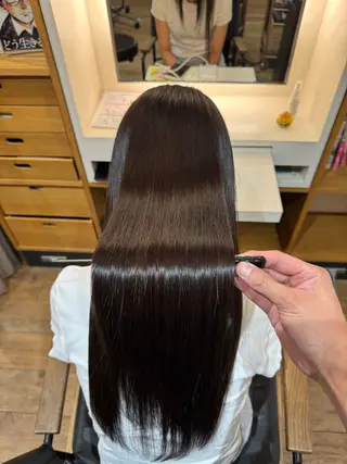 セミロング afloatkobe所属・美髪/髪質改善 川口凌弥のヘアスタイル