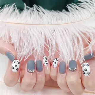 ネイル YUYI.nail salon所属・Mi Naのネイルデザイン