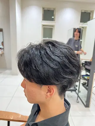メンズ 丁寧×似合わせ提案◎ パーマ&艶カラー足立のヘアスタイル