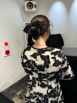 セミロング カラー ヘアアレンジ 艶ハイトーン/ヘア アレンジAYAKAのヘアスタイル