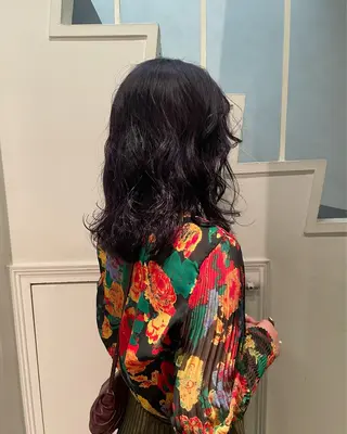 ミディアム カラー 向坂 亜美のヘアスタイル