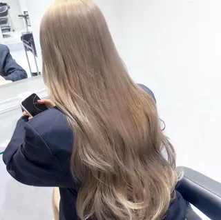 ロング カラー 🫧うる艶トレンド 🫧透明感カラーのヘアスタイル
