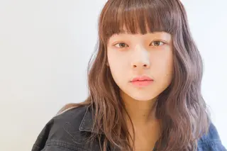 セミロング カラー ヘアアレンジ 韓国風🫧髪質改善 Bonheur辻結凪のヘアスタイル