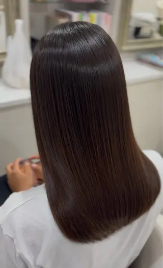 ロング 【TAKAYA】🌸 白髪ぼかしカラーのヘアスタイル