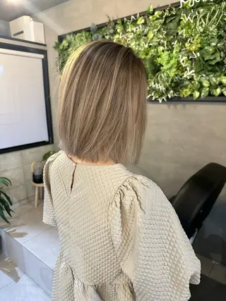 カラー 森本 笑のヘアスタイル