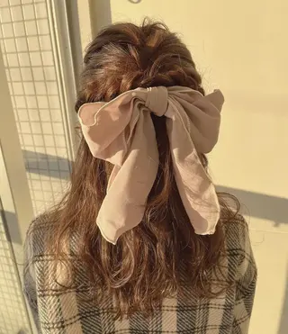 ロング ヘアアレンジ 前髪/顔周り/透明感 艶カラーとどさんのヘアスタイル