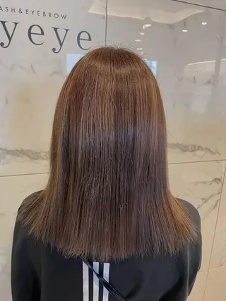 カラー 岡村 真子のヘアスタイル