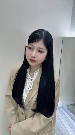 ロング カラー 韓国レイヤー/酸性 ストレート/髪質改善のヘアスタイル