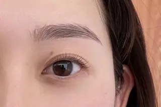 アイブロウ 山内 美乃莉のマツエク・マツパデザイン