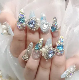 ネイル 🦋 MiKi 🦋 ネイルサロンのネイルデザイン