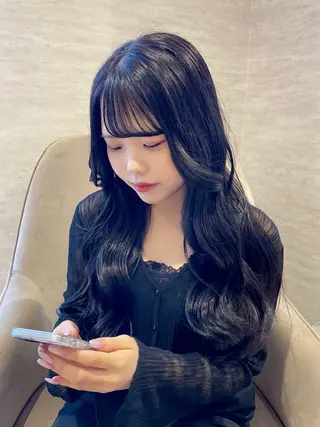 ロング カラー 松崎 咲和のヘアスタイル