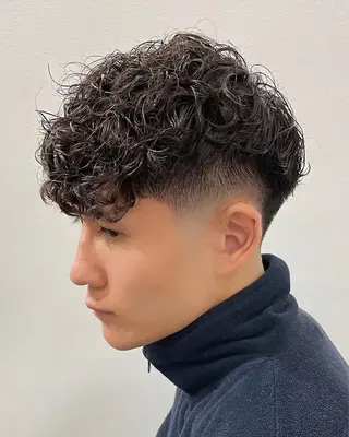 ショート パーマ メンズ fifth天神大名Ⅱ所属・fifth天神 パーマ特化 石橋航海のヘアスタイル
