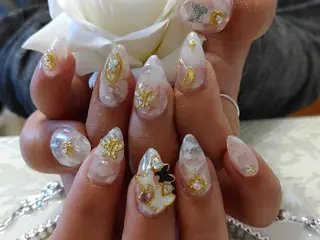 ネイル エステとネイル ローズコンフォートのネイルデザイン