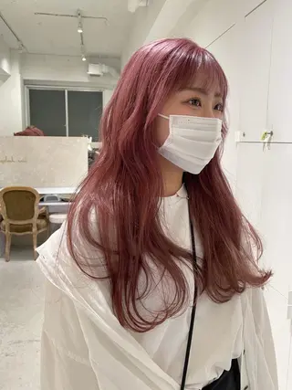 ミディアム カラー 髙橋一哉　ブリーチ/ ベージュカラーのヘアスタイル