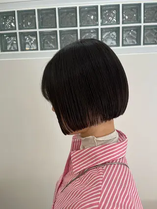 ショート ボブ/ハイトーン特化 solua上本町のヘアスタイル