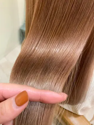 ロング カラー ANNA /艶髪/ハイトーンのヘアスタイル