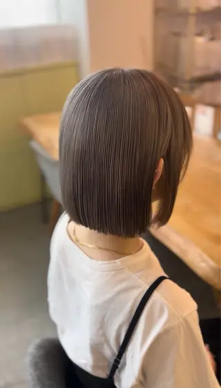 ショート カラー AVANCE.なかもず所属・砂野 真璃奈のヘアスタイル