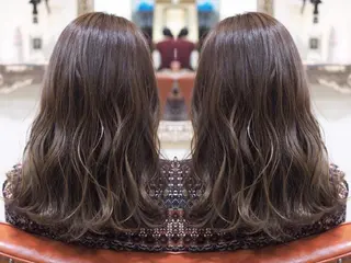 ミディアム カラー 難波 茜のヘアスタイル