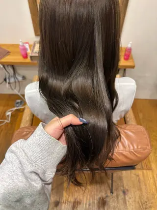 ミディアム カラー フジタ イロハのヘアスタイル