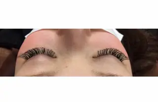 マツエク・マツパ arimo hair&eyelash所属・arimo アイリスト右原のマツエク・マツパデザイン