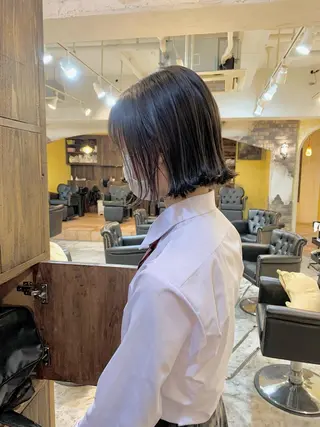 ショート カラー 髪質改善/縮毛矯正/ 艶カラー/内山翔太のヘアスタイル