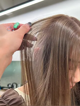 カラー moeka 表参道のヘアスタイル