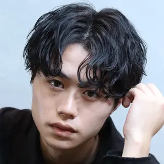 ショート パーマ 五十川 優歩のヘアスタイル