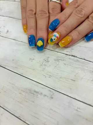 ネイル 安藤 彩乃のネイルデザイン