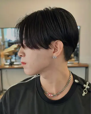 メンズ excia渋谷所属・曲がる縮毛矯正 センターパート/翼のヘアスタイル