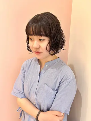 ショート 顔周りレイヤー/ウル フ/寒色カラー/りなのヘアスタイル
