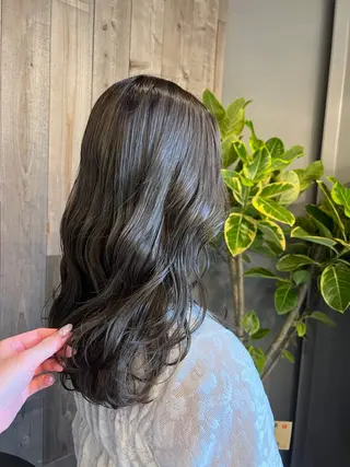 カラー beleefric 🩵黒木芽衣のヘアスタイル