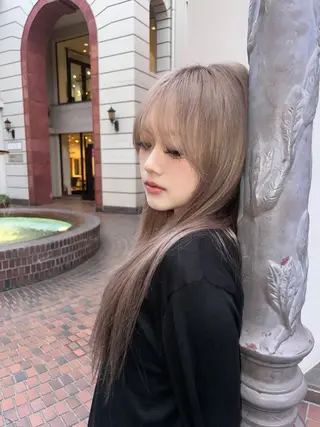 ロング AIRA/ブリーチ ‪/透明感カラーのヘアスタイル